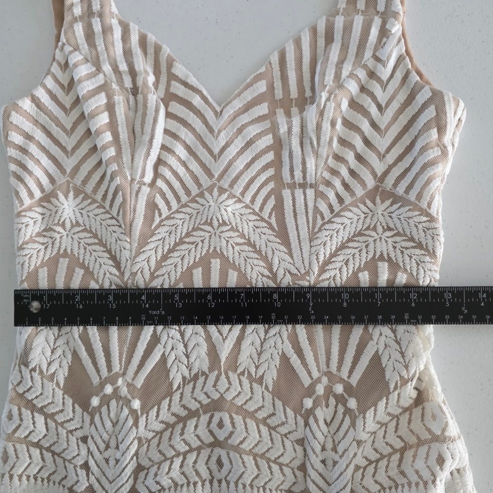 Hello Molly White Lace Overlay Bodycon Mini Dress V Neck Sleeveless Size S US 4 - Picture 11 of 16